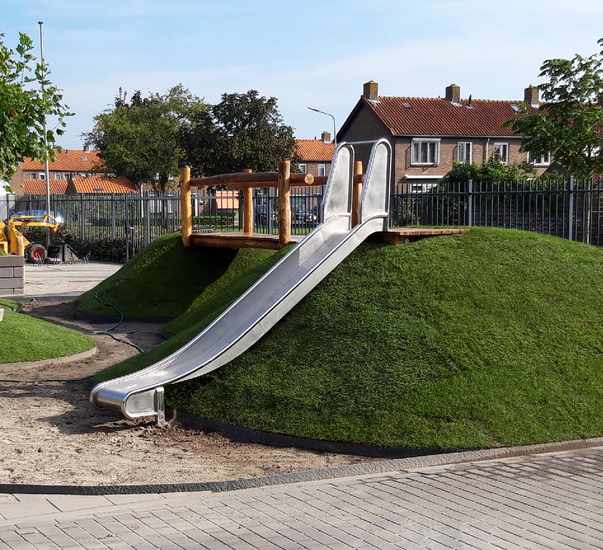 Talud/Platform Robinia met Glijbaan RVS voor hoogte 100 cm &#039;Jaguar&#039; Openbaar