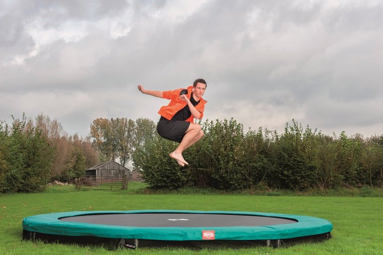 Berg Inground Favorit Trampoline &Oslash;330cm sfeerfoto sporten