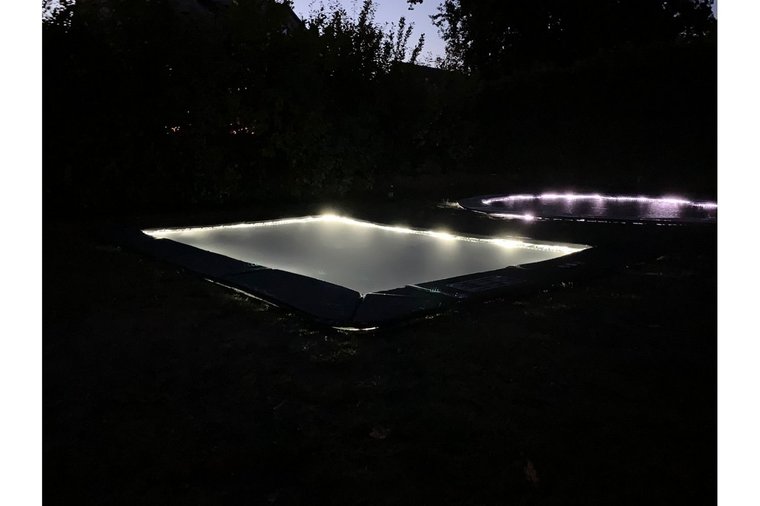 rechthoekig ledverlichting onder trampoline