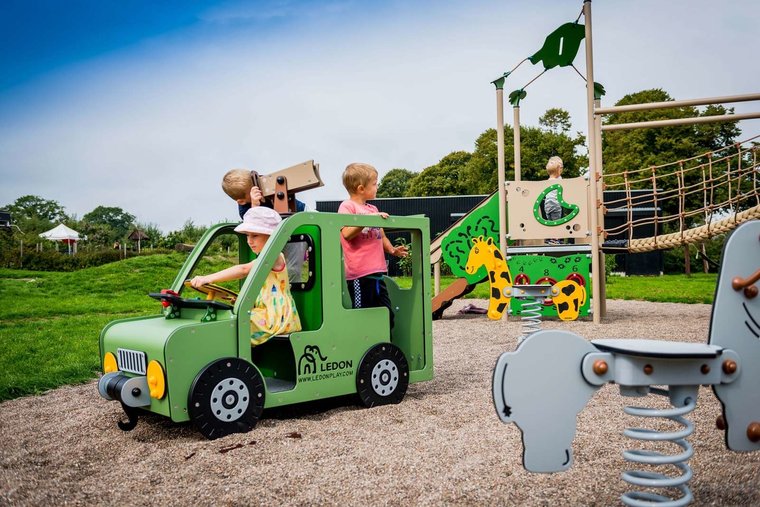kunststoffen jeep safari speeltoestel speelplaats