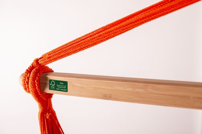 detailfoto van de touwen en de spreidstok van de Hangstoel Domingo Basic Toucan