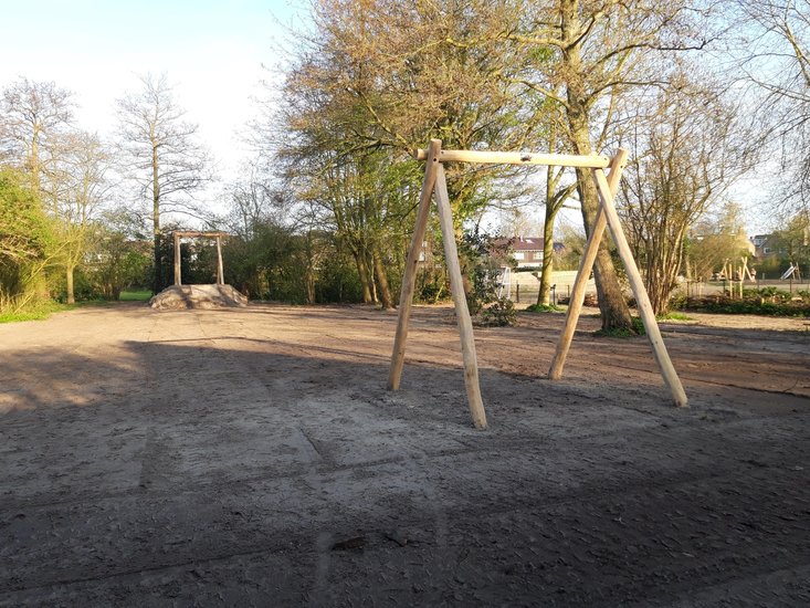 sfeerfoto 3 van de Robinia Kabelbaan met startplateau met geluidsarme staalkabel