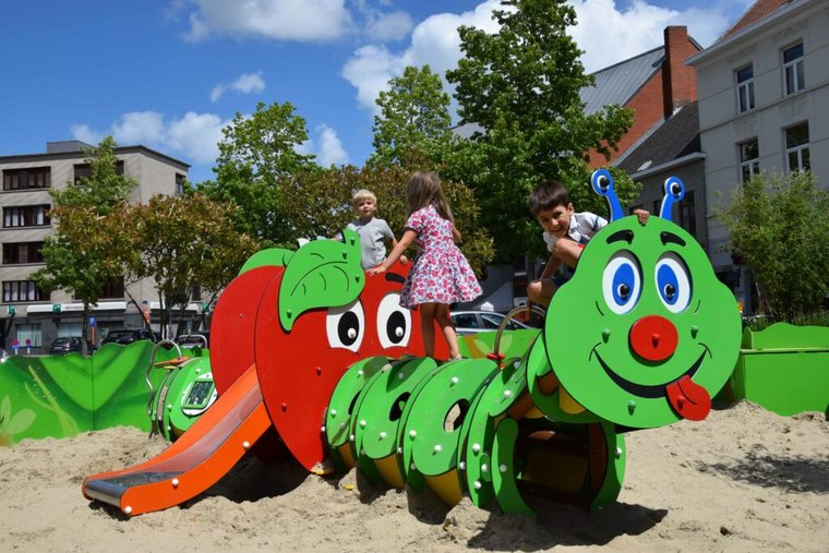 Europlay Speeltoestel De Rups &amp; De Appel Openbaar 