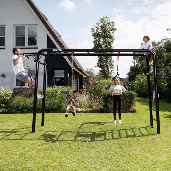 Berg playbase met verschillende accessoires