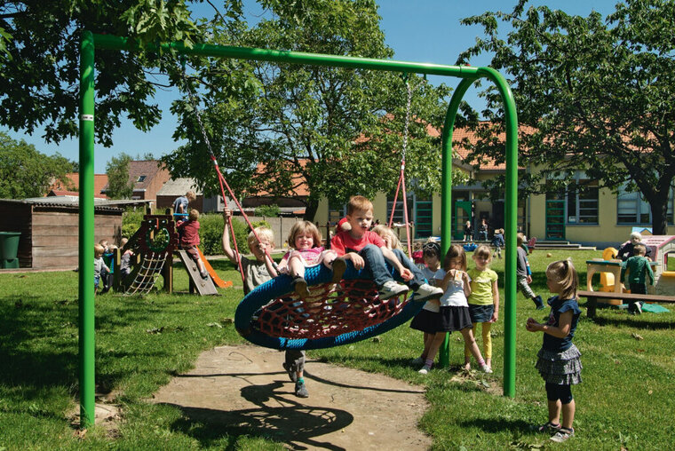 Europlay Stalen Schommel met Nestschommel