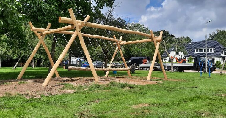 Robinia Touwschommel 8 personen Openbaar