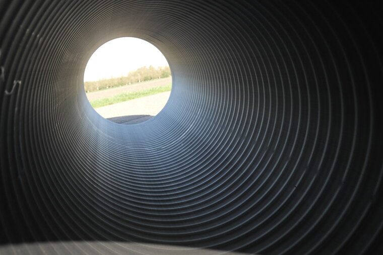 sfeerfoto van een kruipbuis voor speeltoestellen lengte 400 cm