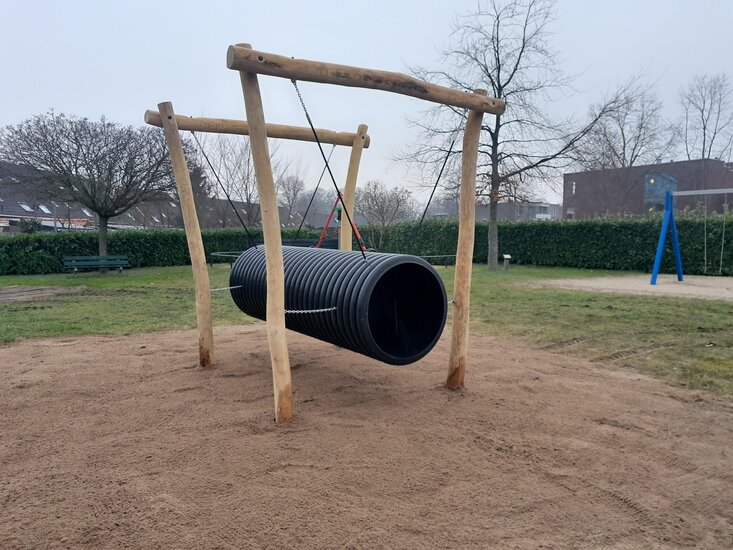 Robinia Houten schommel Iris met Kruipbuis &Oslash;92cm