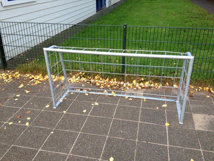 Foto voorkant verzinkt Stalen Anti-Vandalisme Verzinkt trainingsdoel 150x75x50cm