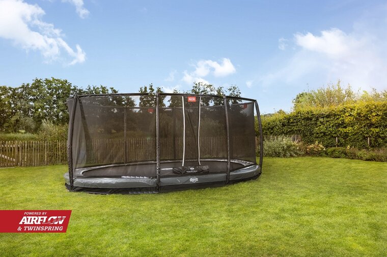 Sfeer afbeelding Berg Grand Elite Ovaal inground Trampoline 520 x 345 incl. Safetynet Deluxe XL Grijs