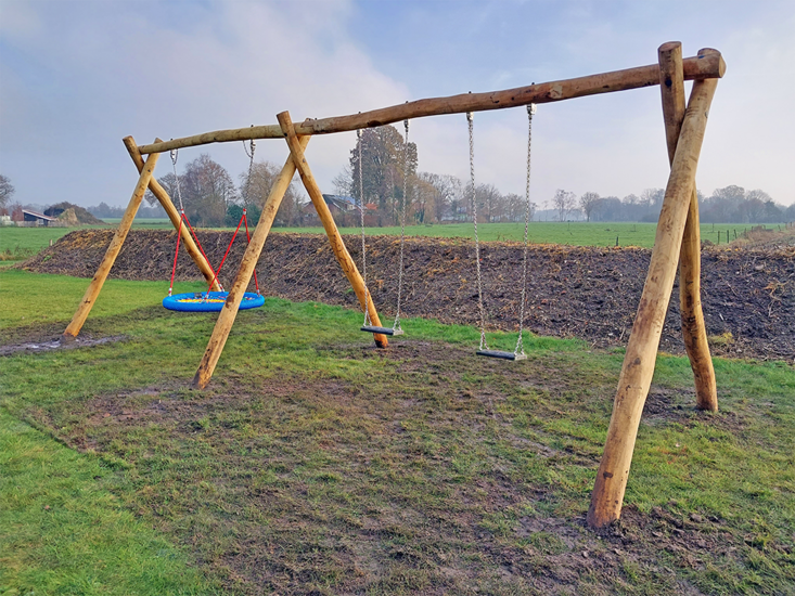 Robinia Schakelschommel met schommelzitjes naar keuze zijaanzicht