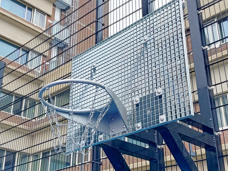 basketbalbord met basket met net voorbeeldfoto