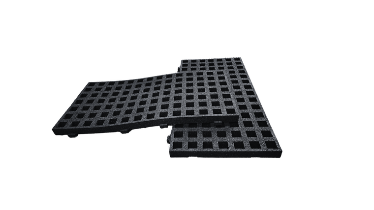 Rubberen doorgroeitegel zwart voor gras 100x50x4,5 cm
