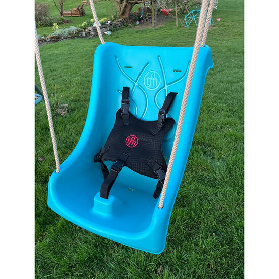 Kunststof Schommelkuip Turquoise hangt in tuin