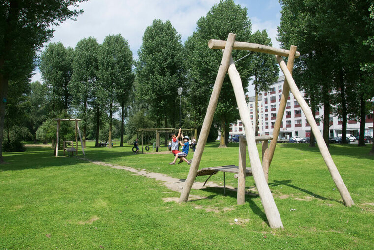 Eco-Play Kabelbaan met 1 Platform Openbaar tussen de bomen