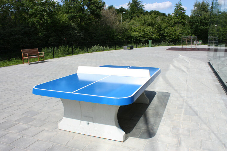 Betonnen Tafeltennistafel Afgerond Blauw buiten