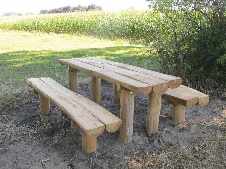 Sfeerfoto van tafel met bank