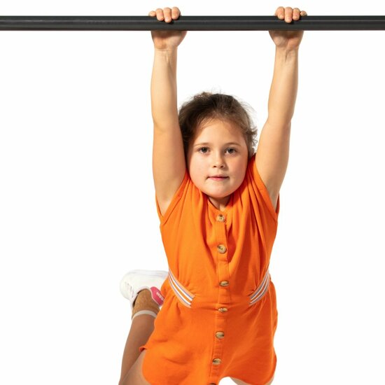 kind swingt aan DICE Duikelstang Antraciet 125 cm