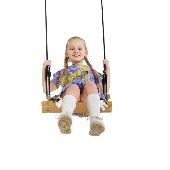 meisje schommelt op Schommelpakket 3-in-1 met Zwart BR-touw