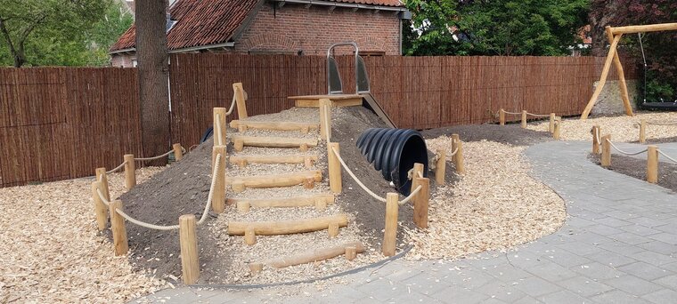 kruip tunnel installatie schoolplein camping