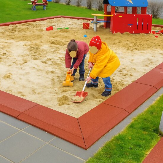 Twee kinderen spelen in zandbak gemaakt van Rubber Hoekafboording Rood