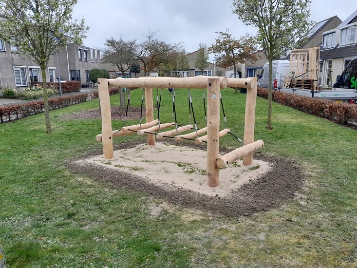 B-Play Wiebelbrug Robinia Openbaar 400 cm