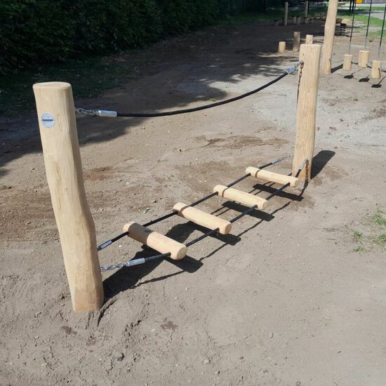 B-Play Robinia Wiebelbrug Klein met Stappalen Openbaar - Module 3B-Play Robinia Wiebelbrug Klein met Stappalen Openbaar - Modul
