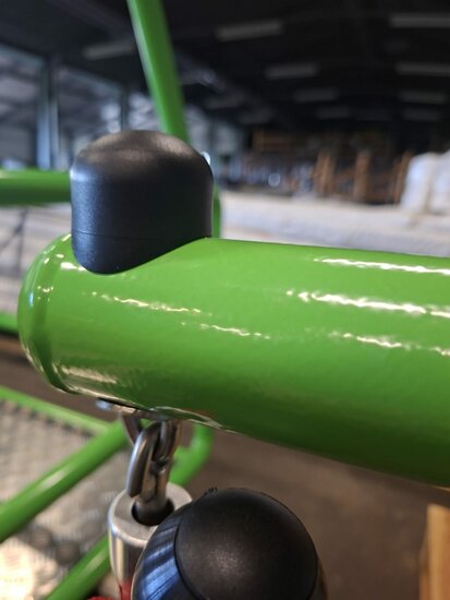 Detail 2-delige afdekdop voor bouten en moeren voor ronde palen &Oslash;45-60 mm Zwart M10/M12