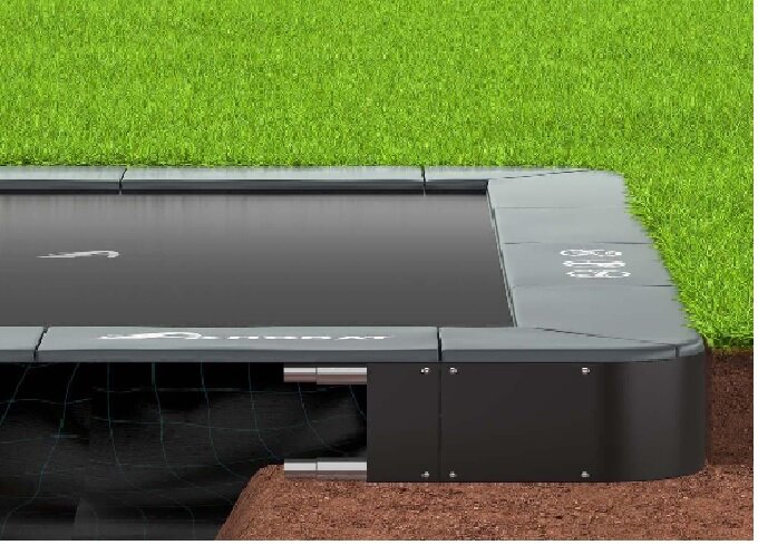 Flat-to-the-ground groundlevel akrobat Primus 