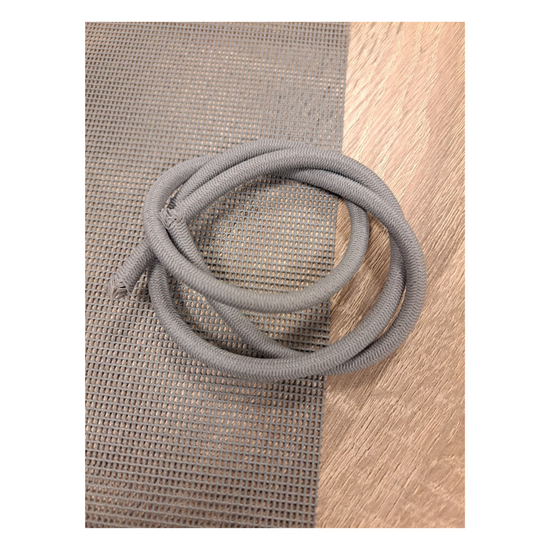 grijs bevestigingsmateriaal bij grijs zandbaknet