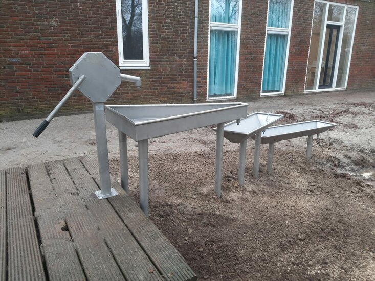 Zijaanzicht 2 Moddertafel set 