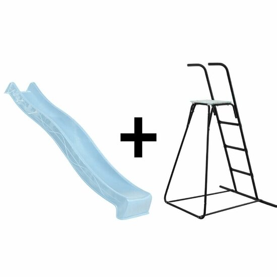 pastel blauwe glijbaan en vrijstaande ladder