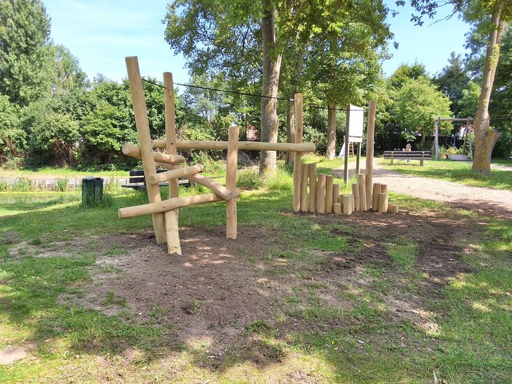 Eco-Play Robinia Ravijnbrug met Stappalen Openbaar