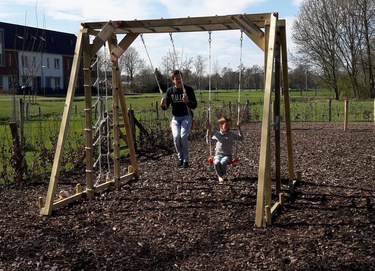 Sfeer foto Schommel Apenbrug 4 haken Laag of Hoog