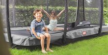 Mood afbeelding Berg Ultim Champion Trampoline Inground 330 x 220 met Safetynet Deluxe Grijs