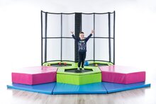 Peuter Mini Trampolinepark, 4 trampolines sfeerfoto 