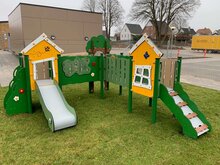 sfeerfoto speel toren speelhuis glijbaan kinderen