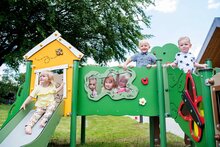 sfeerfoto kinderen voor raam speeltoestel