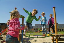 sfeerfoto met kinderen op het Europlay Speeltoestel de Rattenvanger van Hamelen