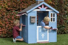 twee spelende kinderen in speelhuisje icecream