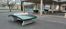 Betonnen Voetvolleybaltafel Groen op straat