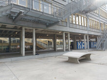 Voetvolleytafel van Naturel Beton industri&euml;le uistraling
