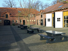 viermaal Standaard Picknickset Antraciet Gelakt op plein