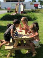 Gezelligheid kent geen tijd aan deze leuke tafel!
