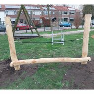 B-Play RobB-Play Robinia Loopbalk met Touw en Stappalen Openbaar - Module 6 op grasveldinia Loopbalk met Touw en Stappalen Open