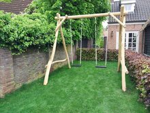 B-Play Robinia Houten Schommel 4 Haken met grondankers
