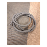 grijs bevestigingsmateriaal bij grijs zandbaknet