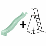 pastel groene glijbaan met losstaande trao