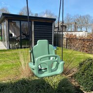 B-Play Babyschommel Groeimodel Pastel groen met BR touwen zwart in tuin