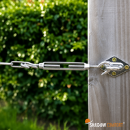 Detail bevestiging schaduwdoek met kettingspanner